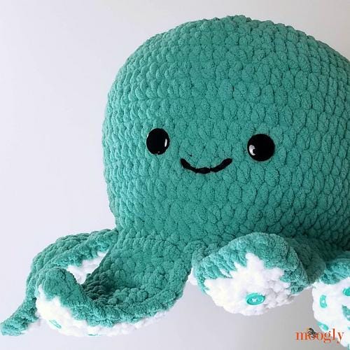 Octopus Squish Pattern PDF - Super Bulky Yarn - Crochet Amigurumi Animal Softie