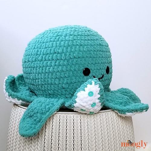Octopus Squish Pattern PDF - Super Bulky Yarn - Crochet Amigurumi Animal Softie
