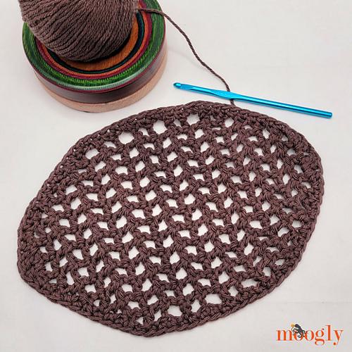 Football Wiggle Trivet Crochet Pattern PDF - Intermediate Worsted Yarn