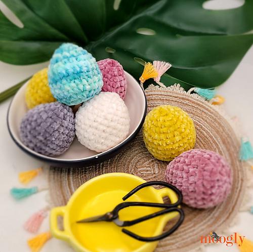 Velvet Eggs Pattern PDF - Seamless Top Down Crochet Eggs for Play or Decor