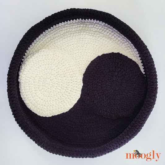 Yin-yang Cat Bed Crochet Pattern PDF - Easy Super Bulky Pet Bed