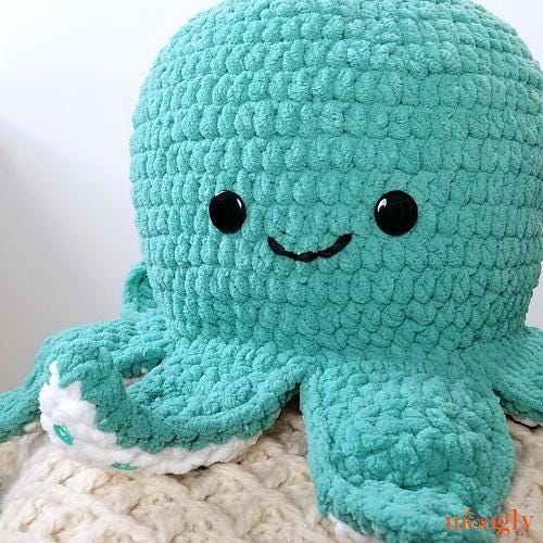 Octopus Squish Pattern PDF - Super Bulky Yarn - Crochet Amigurumi Animal Softie